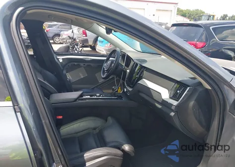 2021 Volvo Xc60 T6 Inscription из США, поврежденный, VIN YV4A22RL6M1842541